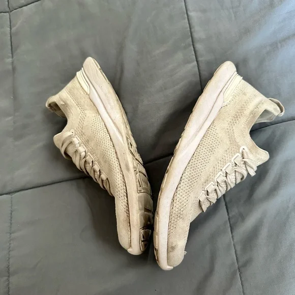 apl techloom breeze running shoe in white - Picture 5 of 6